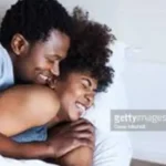 Abagabo: Dore ibintu 5 ugomba kwitondera no kwirinda gukora igihe uri mu buriri n’umukunzi wawe