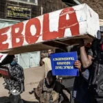 Abanyakenya bakomeje kwigaragambya bamagana ikigo cy’Abanyamerika kita ku barwayi bayo ba Ebola